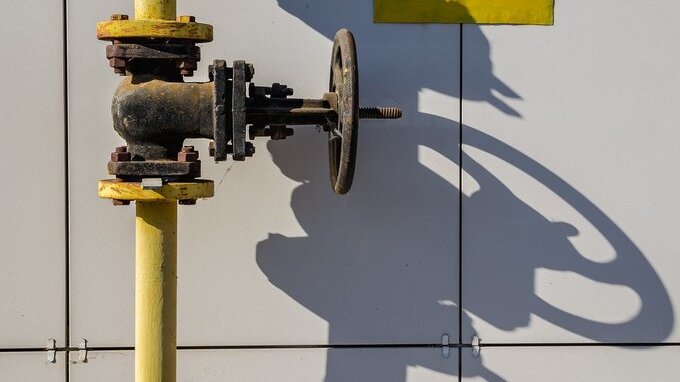 Lockdown in inverno per l'emergenza gas: Draghi al lavoro su un decreto per evitarlo