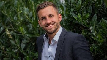 Chi è e quanto guadagna Ulrich Siegmund, “l'uomo più pericoloso della Germania” che ha riportato l'estrema destra al potere