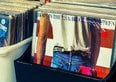 Gli italiani investono 57 euro al mese nella musica. Il dato che sta trainando un intero mercato 
