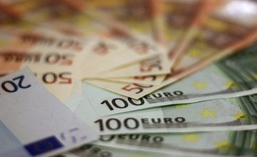 Un BTP cha paga il 3,30% fisso per 7 anni e oggi si compra a sconto sul mercato 
