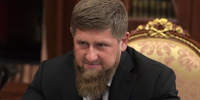 Chi è Ramzan Kadyrov, lo spietato leader ceceno alleato di Putin e cosa vuol dire la sua presenza in Ucraina
