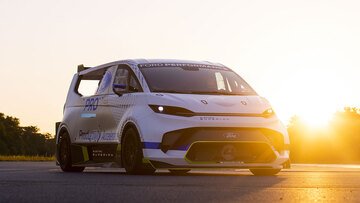 Ford Pro Electric SuperVan: il van elettrico da 2.000 cavalli