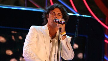 Gianluca Grignani a Sanremo 2023: chi è, canzoni famose e quanto guadagna