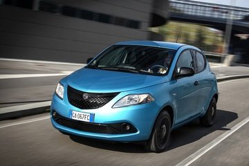 Lancia Ypsilon Hybrid EcoChic, l'ibrido in stile Lancia