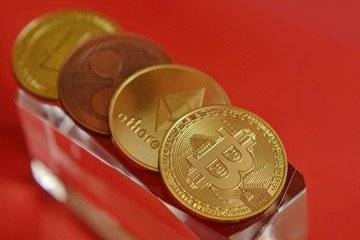 Cosa sono i perpetual futures e perché potrebbero far crollare il Bitcoin a $40.000