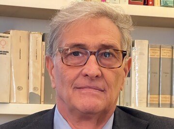 Addio ai tamponi rapidi? Perché con Omicron diventano inutili: l'intervista a Guido Rasi