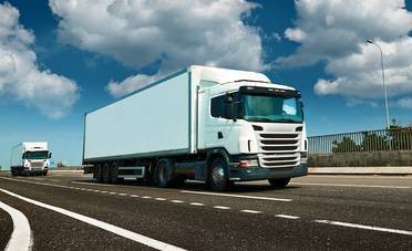 Cos'è il cartello dei camion e quali aziende italiane possono chiedere un risarcimento?