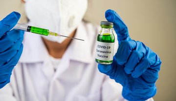 Vaccino, la lista delle aziende italiane che potrebbero produrlo