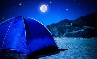 È legale dormire in spiaggia?