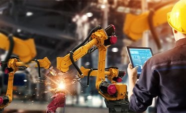 Industria italiana, il PMI torna in crescita. Cosa significa per le azioni a Piazza Affari?