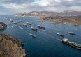 La ripartenza delle 1.500 navi ferme nello Stretto di Hormuz potrebbe causare un disastro ambientale