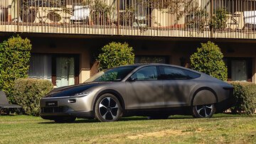 Lightyear 0: l'auto elettrica a energia solare da 700 km
