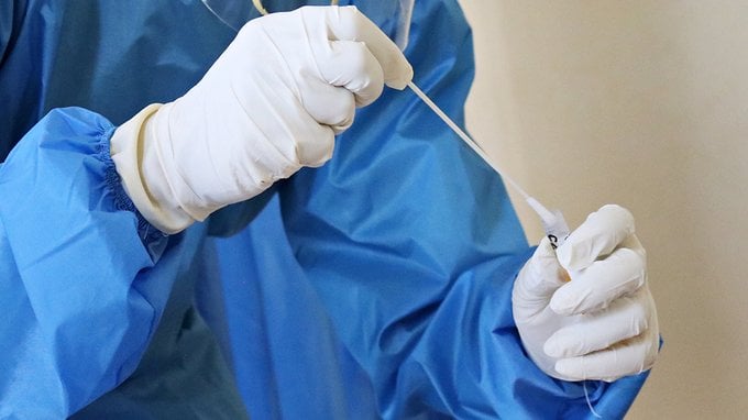 Stop tamponi, green pass e quarantena: il governo Meloni cancella la pandemia