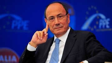Quanto guadagna Renato Schifani? Stipendio e reddito del governatore della Sicilia