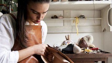 Pensione artigiani e commercianti 2022, crescono i contributi: la tabella con i nuovi importi