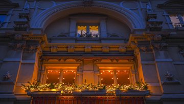 Luci di Natale sul balcone, ecco chi rischia la multa