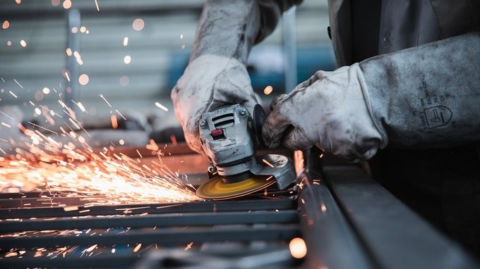 Crisi energetica e caro-vita: “Un milione di lavoratori a rischio licenziamento, possono fallire 120mila imprese”