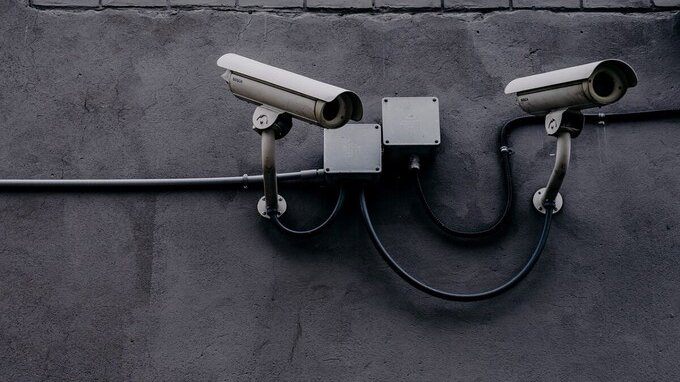 Sai cosa controllano davvero le telecamere in autostrada?