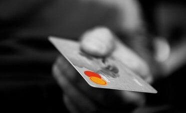 Abbonamenti nascosti sul conto, come scoprirli e cancellarli in pochi minuti