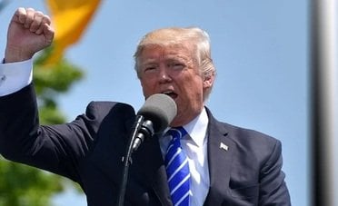 Donald Trump nei guai? Trading milionari con importanti aziende americane