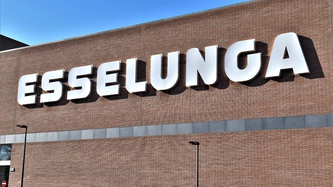 Assunzioni Esselunga per 400 persone, basta il diploma per candidarsi: chi può farlo e come 