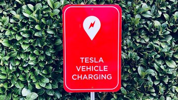 Trimestrale Tesla in arrivo, le previsioni. Sarà un flop?