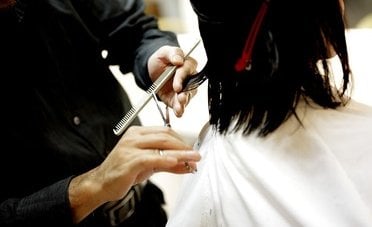 Prodotti vietati a parrucchieri ed estetisti da oggi, 1° maggio. L'elenco completo	