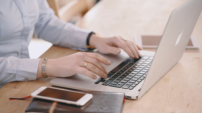 Smart working e rischi per salute e privacy del lavoratore: il Parlamento UE indica le regole da seguire