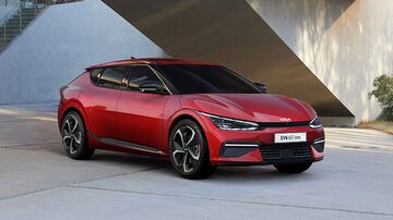 KIA EV6: prezzi e allestimenti del nuovo crossover elettrico (FOTO)