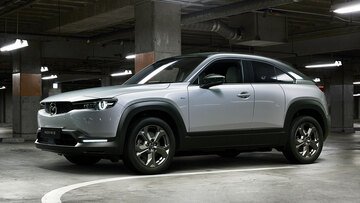 Mazda MX-30 2022: nuovi allestimenti e ricarica rapida