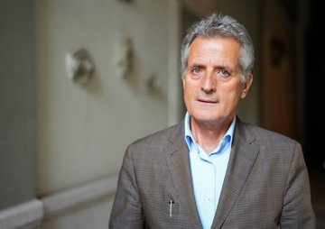 Bollette, soluzione fotovoltaico “per abbattere la spesa energetica”: intervista a Livio de Santoli