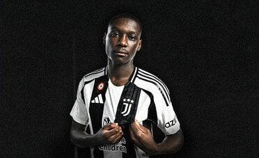 Chi è e quanto guadagna Kolo Muani, il nuovo centravanti della Juventus