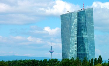 La BCE boccia la Manovra di Meloni. Italiani e banche sono a rischio