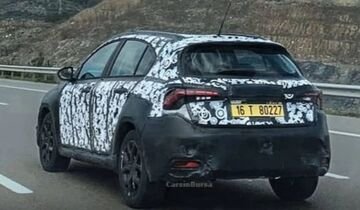 Fiat Tipo Cross: prime immagini spia del SUV