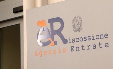 Vendere casa a un prezzo basso per sfuggire ai debiti del Fisco è reato. La sentenza