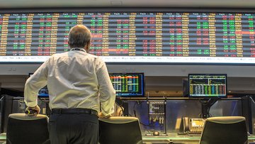 Borsa Milano Oggi, 5 maggio 2022: Ftse Mib in rosso, UniCredit in controtendenza
