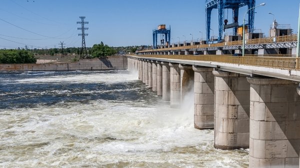 Diga di Kakhova distrutta, perché adesso può esserci un nuovo allarme nucleare?