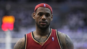 Quanto guadagna Lebron James? Lo stipendio della stella NBA