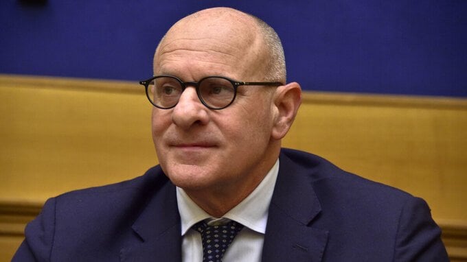 Governo Meloni, Fdi avverte Forza Italia: “Incomprensibile avere perplessità". L'intervista a Fabio Rampelli