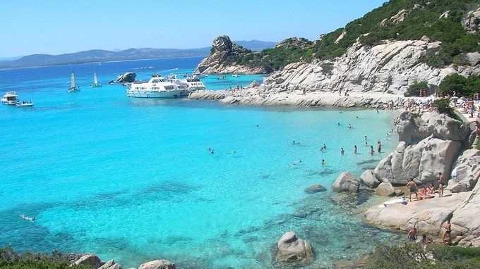 Le peggiori spiagge del mondo per caos e sovraffollamento. Due sono italiane