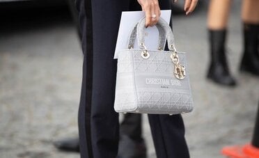 In un mondo con il petrolio a 100 dollari, il fast fashion perde il suo potere difensivo