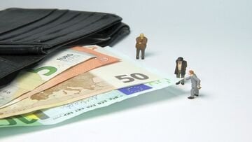 Meno spese e più risparmi. Perché la nuova crisi spaventa i giovani ma non gli anziani