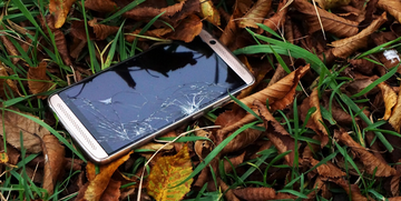 Cosa rischia chi si appropria di un telefono smarrito?
