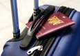 La compagnia aerea lancia un avvertimento per chi usa valigie nere, blu o grigie