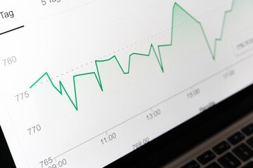 Gli italiani siedono su 6.000 miliardi ma non investono. Il vero motivo non è quello che pensi