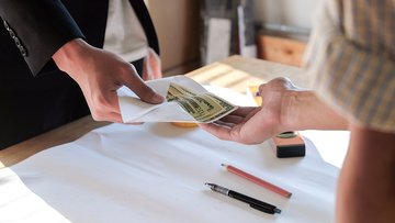 Bonus 1.880 euro nella busta paga di agosto? Facciamo chiarezza
