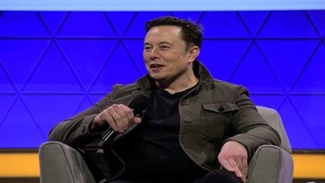 Elon Musk contro Facebook: “È noioso”