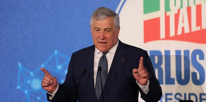 Quanto guadagna Antonio Tajani? Stipendio e biografia del ministro degli Esteri