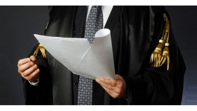Si può denunciare un avvocato? Sì se scorretto: ecco come fare
