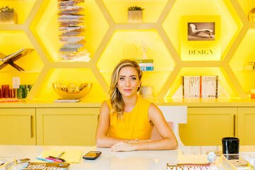 Whitney Wolfe Herd: la storia della più giovane miliardaria self-made